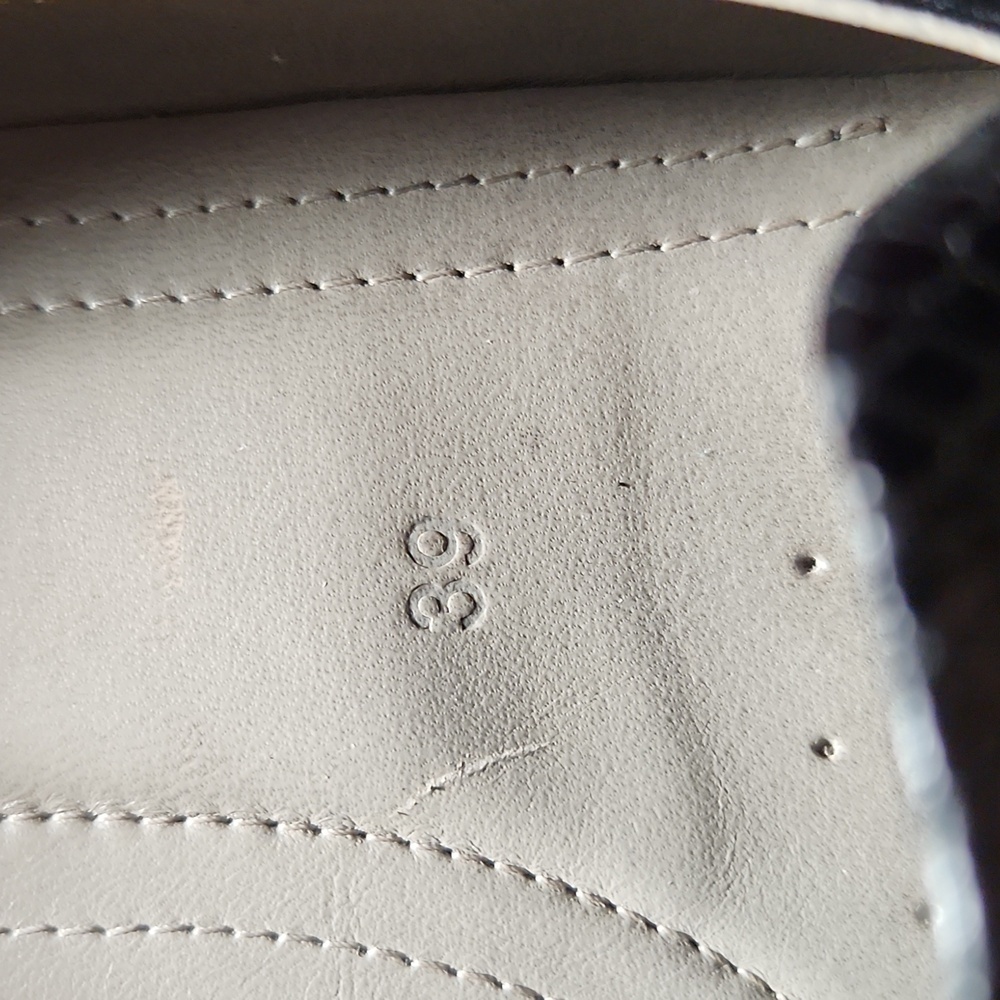 ECCO  WOMEN'S BLACK LOAFERS SIZE 39. - Picture 4 of 14